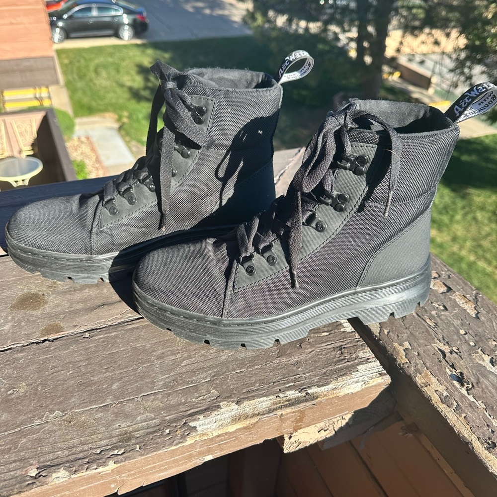 Dr Marten Combs Women’s Poly Boots Size 9